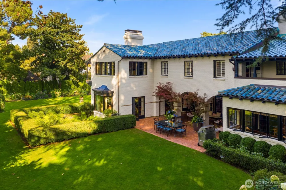 1935 Parkside Drive E Seattle, WA 98112