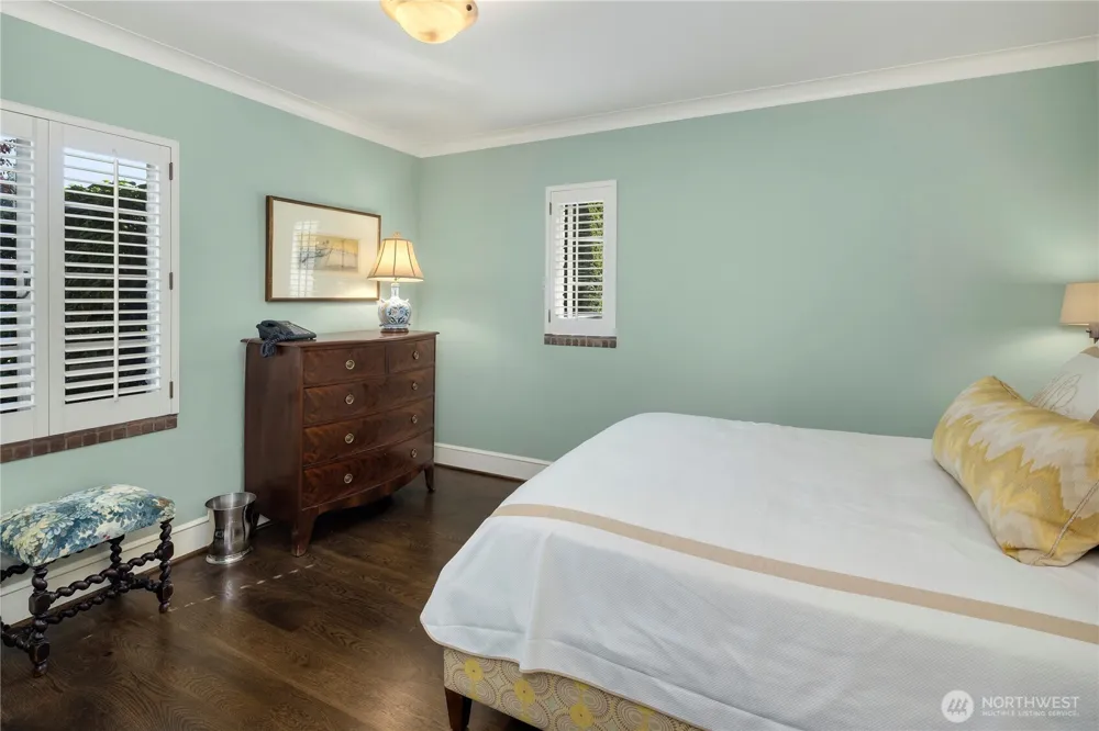 1935 Parkside Drive E Seattle, WA 98112