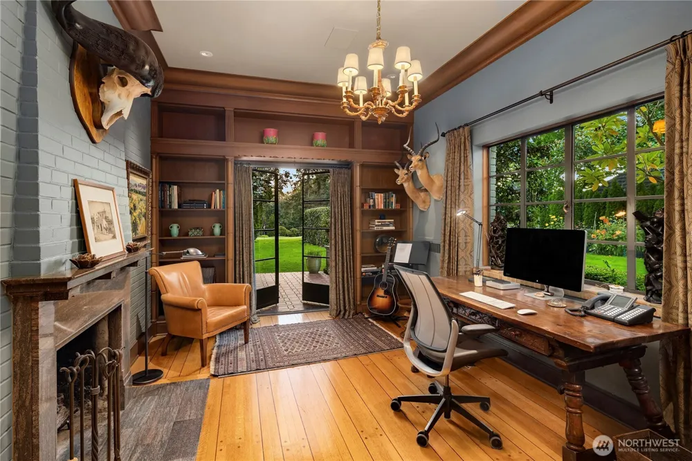 1935 Parkside Drive E Seattle, WA 98112