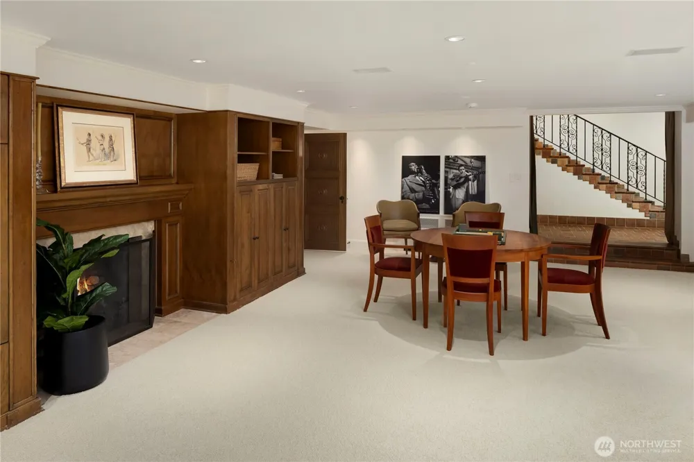 1935 Parkside Drive E Seattle, WA 98112