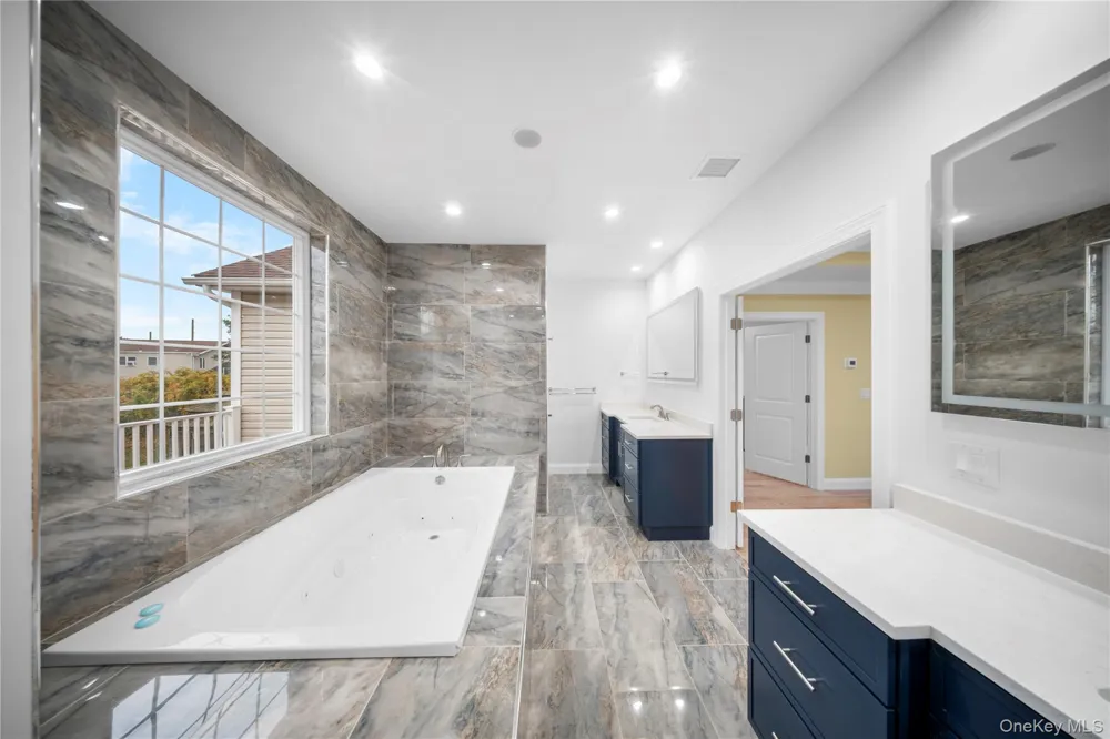 4 Coventry Court Wheatley Heights, NY 11798