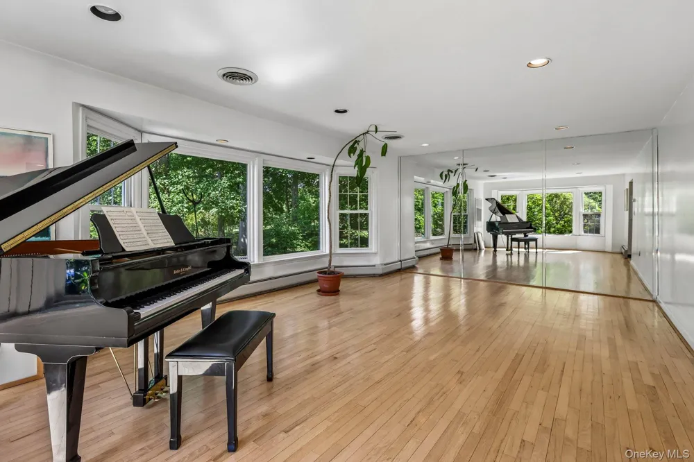 21 Windgate Drive New City, NY 10956