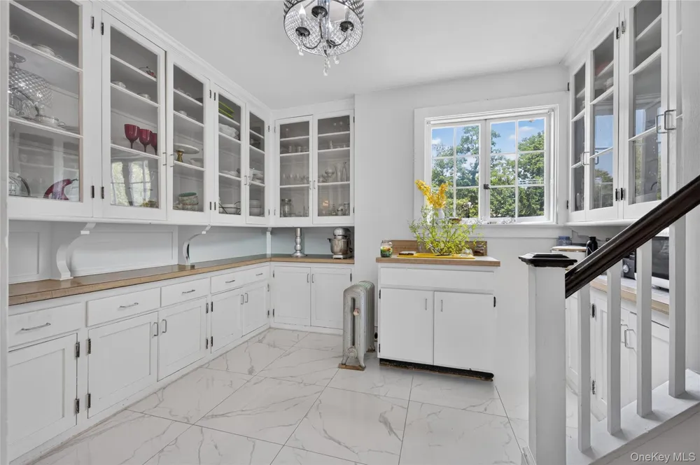5 Kohlsaat Court Smithtown, NY 11787