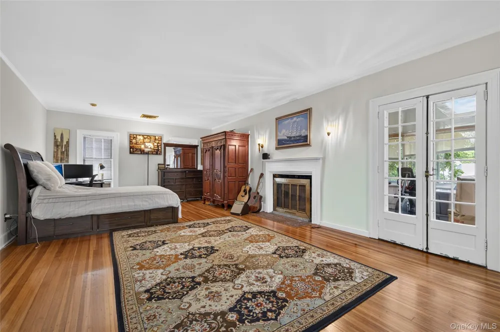 5 Kohlsaat Court Smithtown, NY 11787