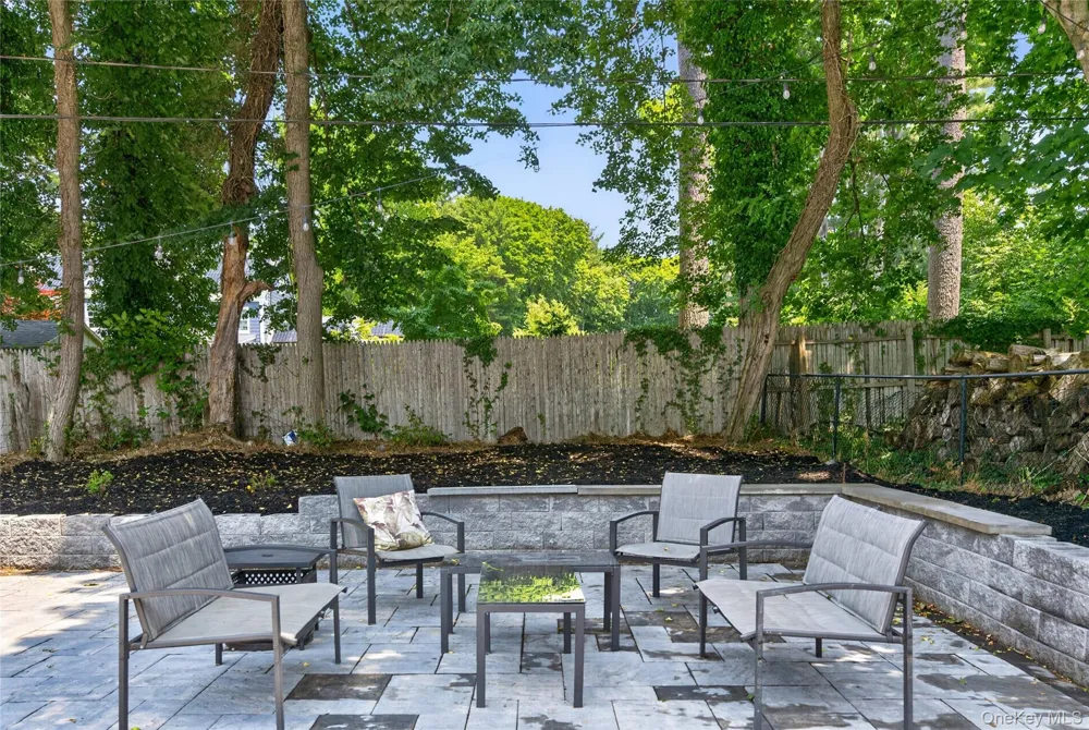 5 Kohlsaat Court Smithtown, NY 11787