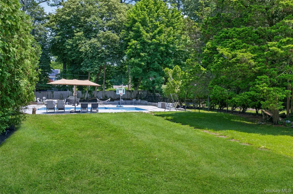 5 Kohlsaat Court Smithtown, NY 11787