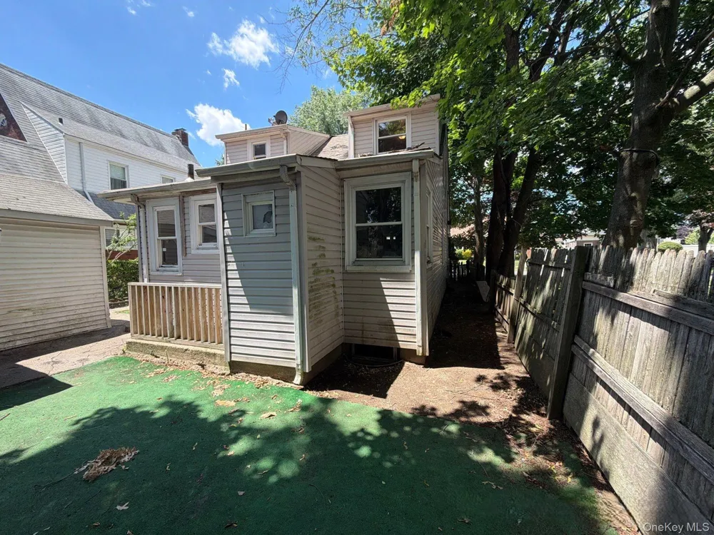 30 Pierson Avenue Hempstead, NY 11550