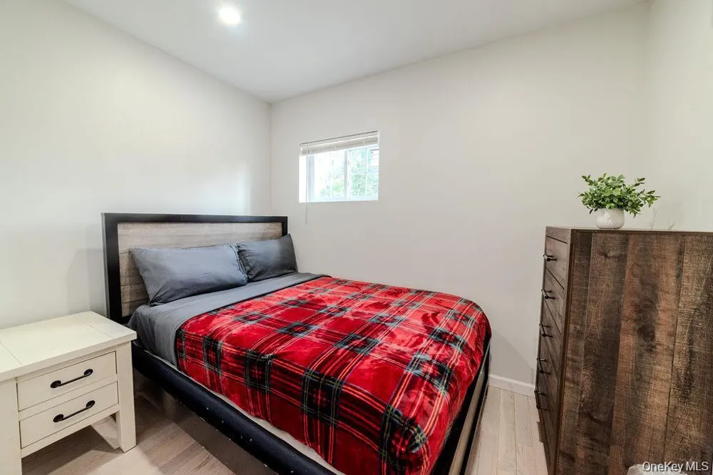 327 Mundy Lane Mount Vernon, NY 10550