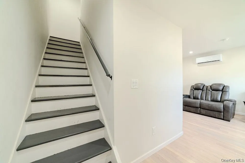 327 Mundy Lane Mount Vernon, NY 10550