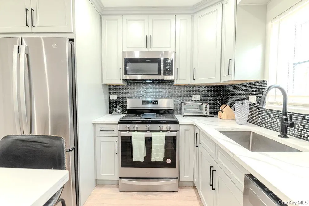 327 Mundy Lane Mount Vernon, NY 10550