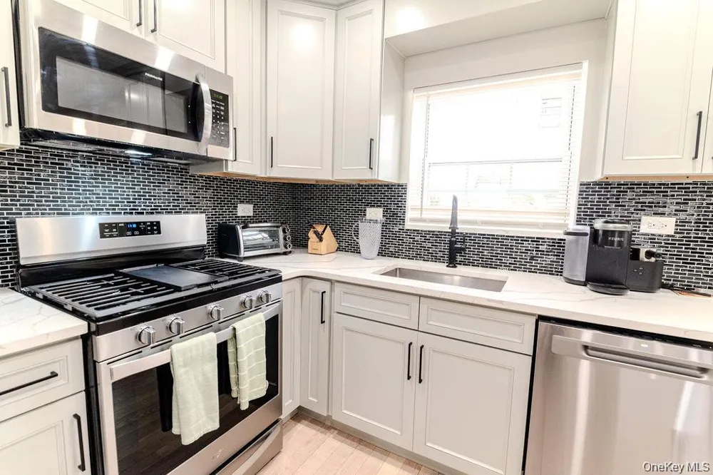 327 Mundy Lane Mount Vernon, NY 10550