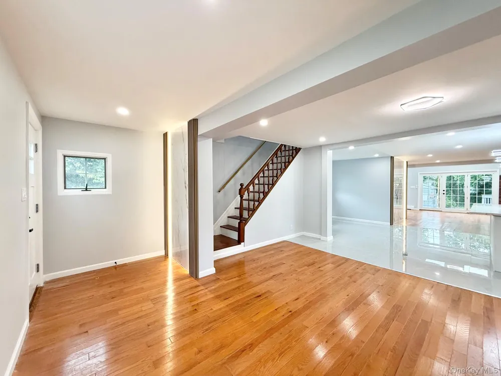 20 Baylis Place Syosset, NY 11791