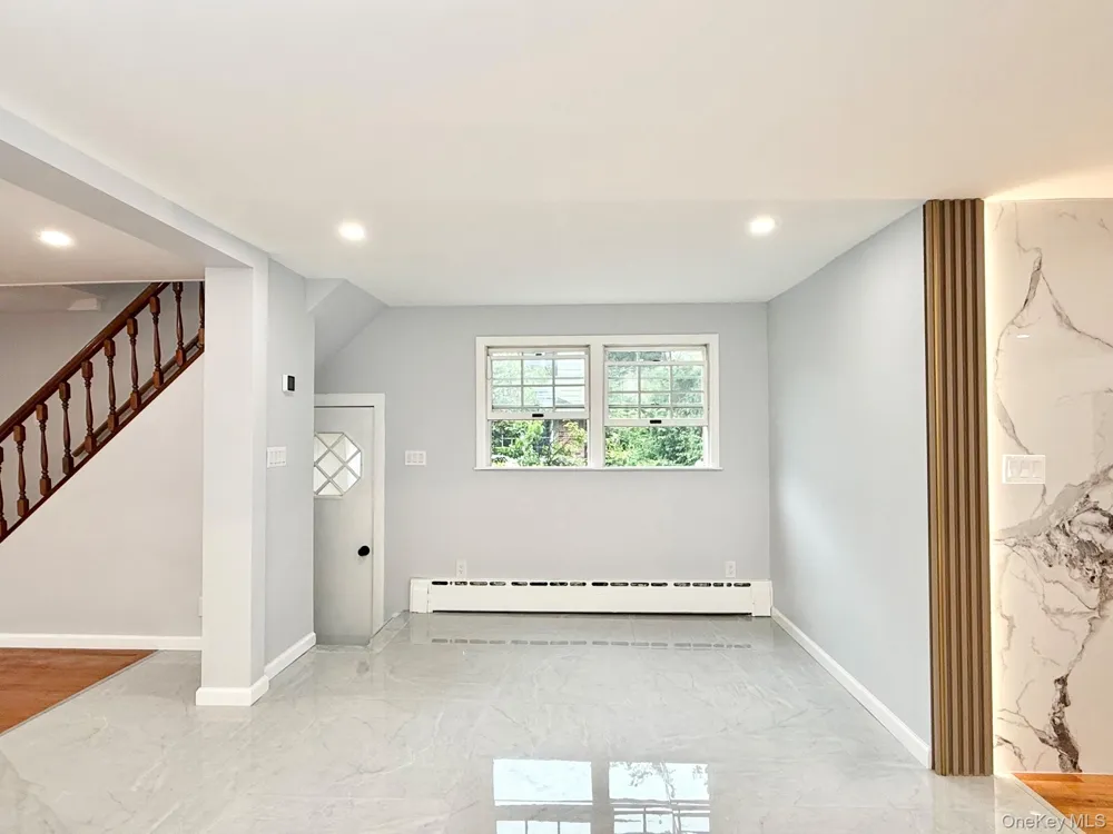 20 Baylis Place Syosset, NY 11791