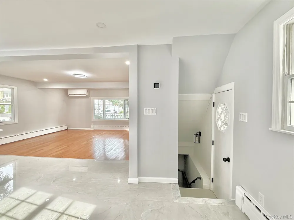 20 Baylis Place Syosset, NY 11791