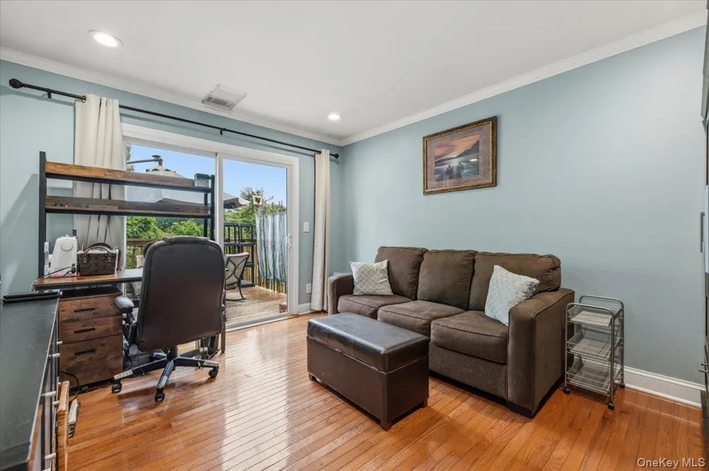 190 Lake Pointe Circle #190 Middle Island, NY 11953