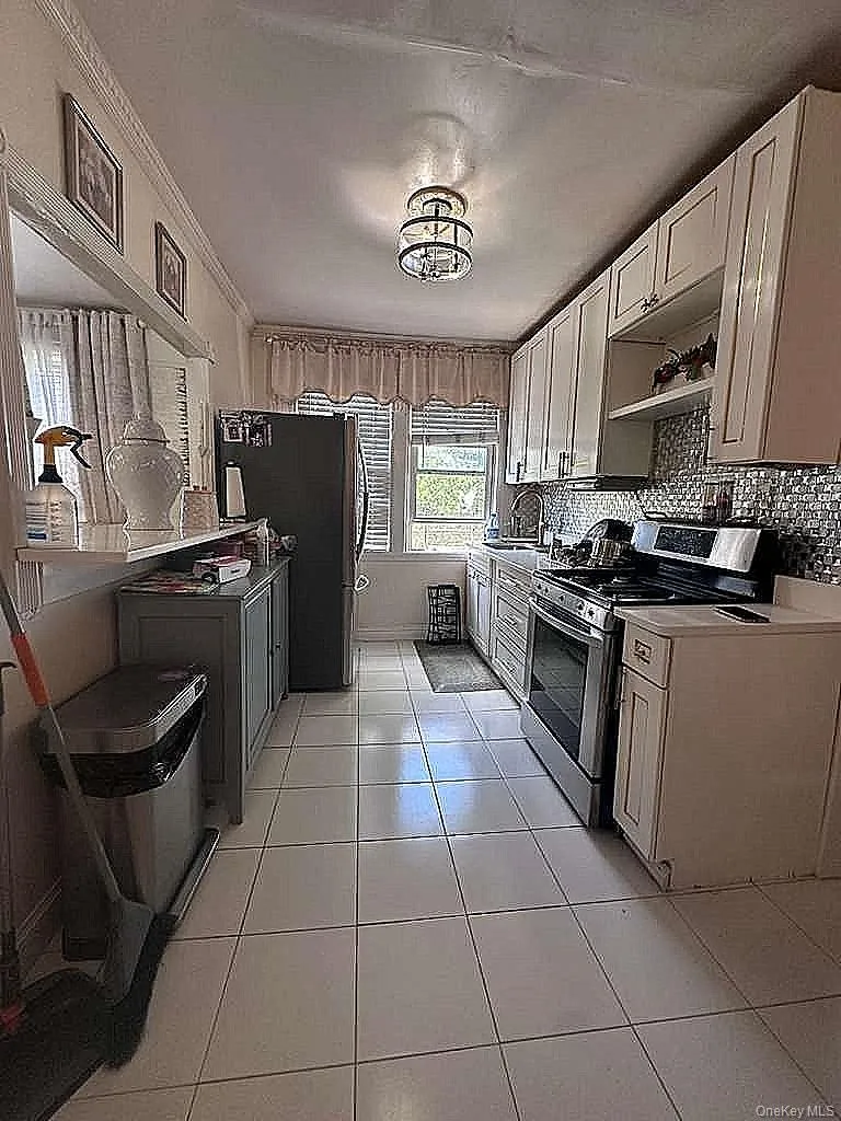 18811 Dunkirk Drive Saint Albans, NY 11412
