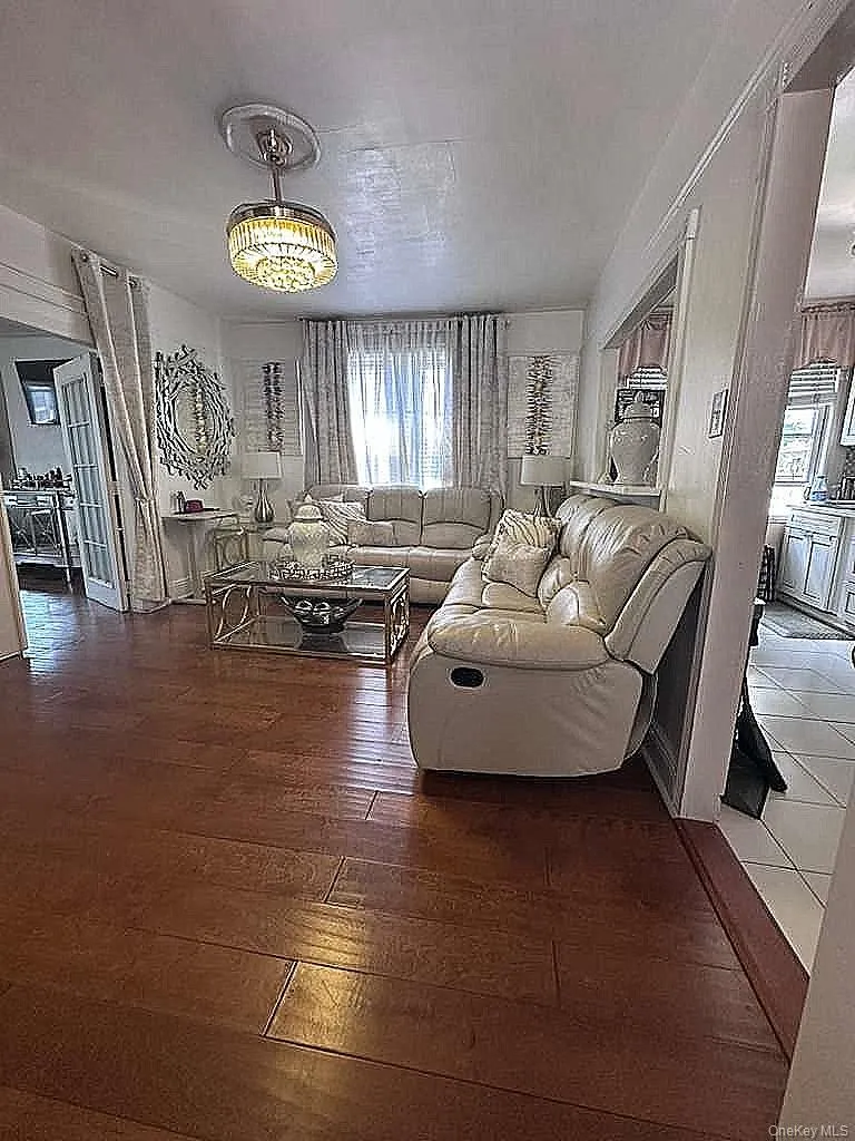 18811 Dunkirk Drive Saint Albans, NY 11412