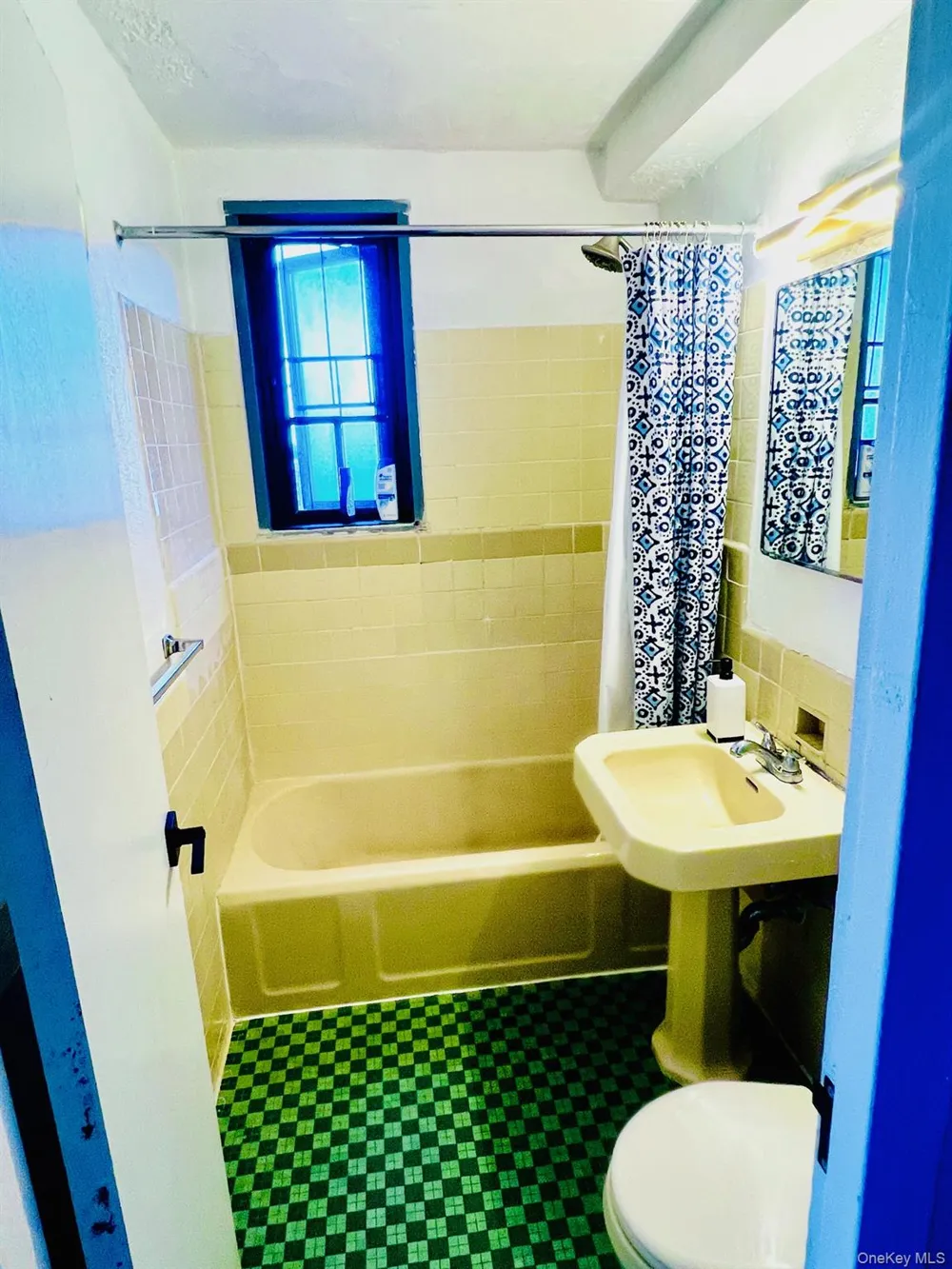 2059 Mcgraw Avenue #10C Bronx, NY 10462