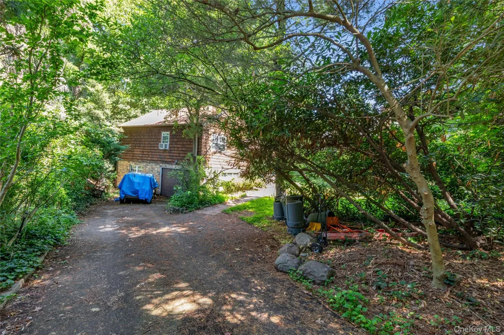 21 Laurel Avenue Sea Cliff, NY 11579