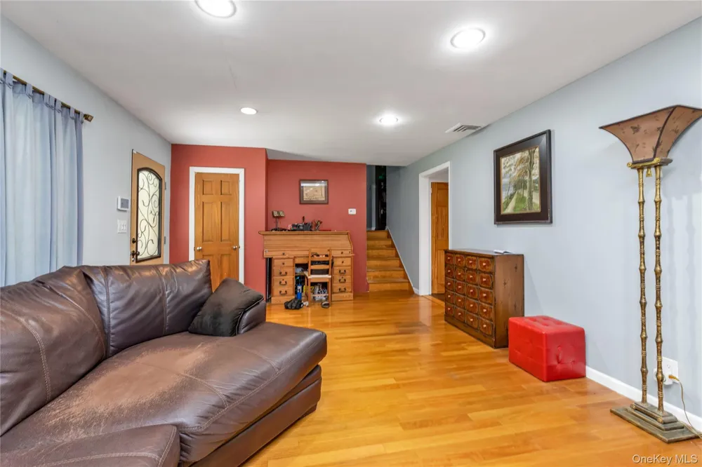 21 Laurel Avenue Sea Cliff, NY 11579