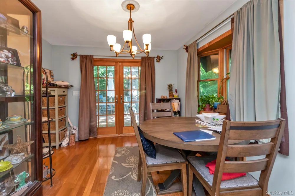21 Laurel Avenue Sea Cliff, NY 11579