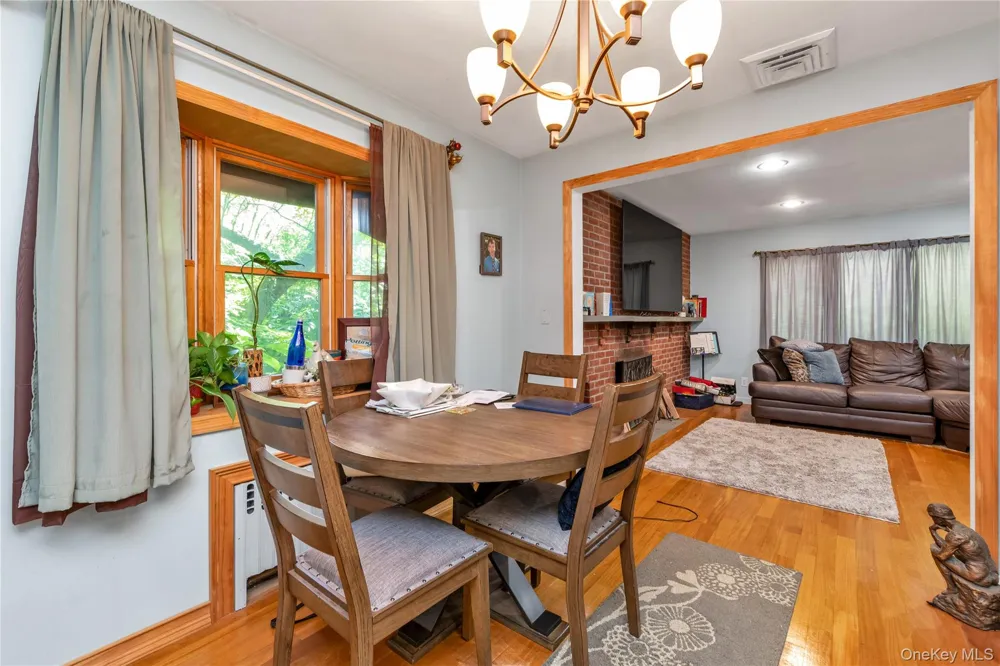 21 Laurel Avenue Sea Cliff, NY 11579