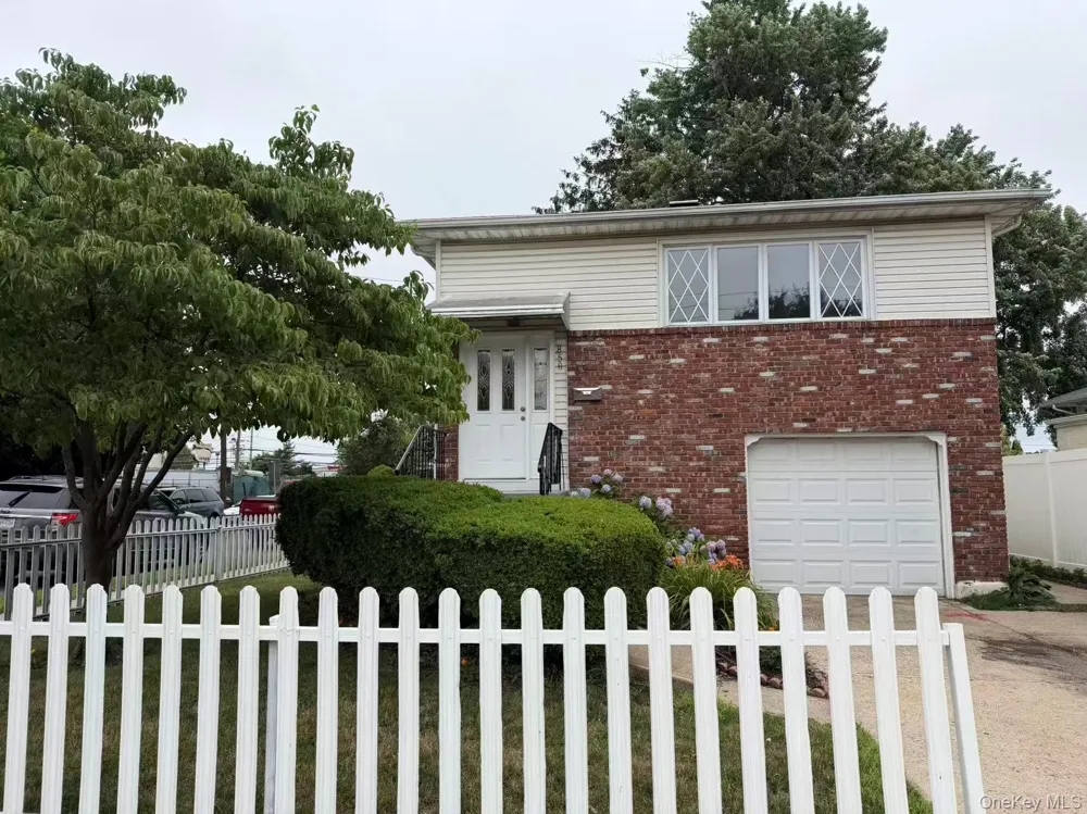 858 Oliver Avenue Westbury, NY 11590
