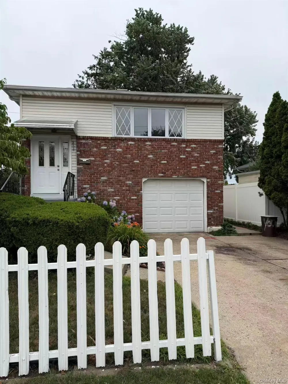 858 Oliver Avenue Westbury, NY 11590