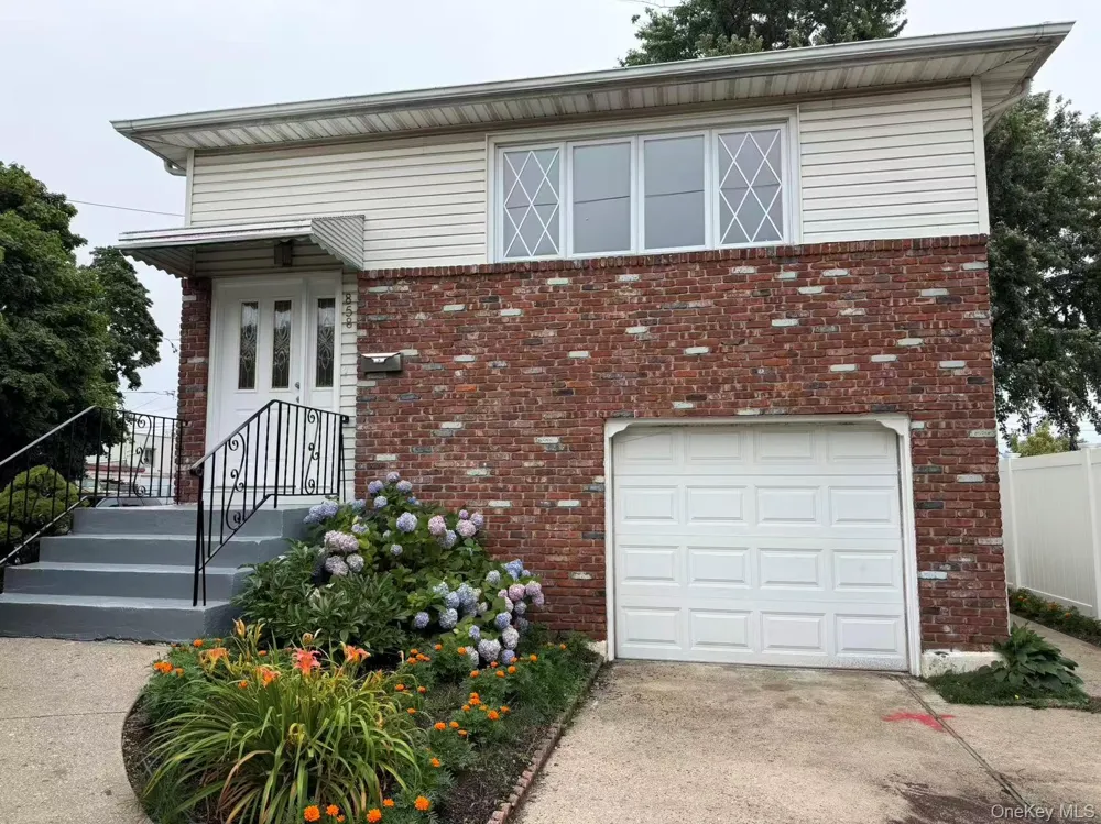 858 Oliver Avenue Westbury, NY 11590