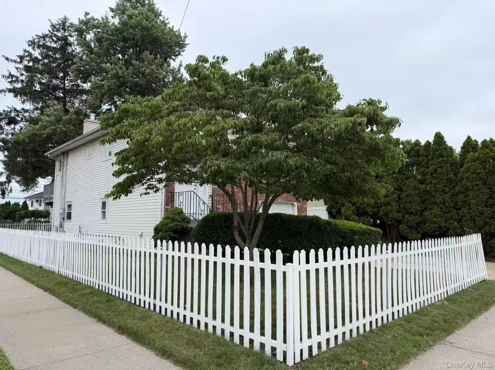 858 Oliver Avenue Westbury, NY 11590