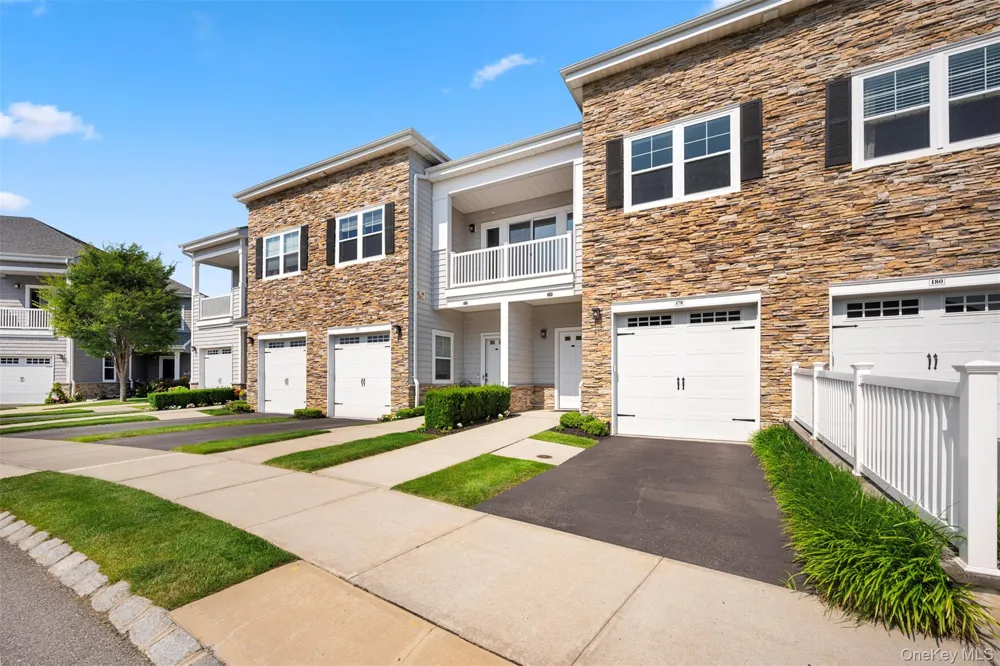 178 Summer Circle East Northport, NY 11731