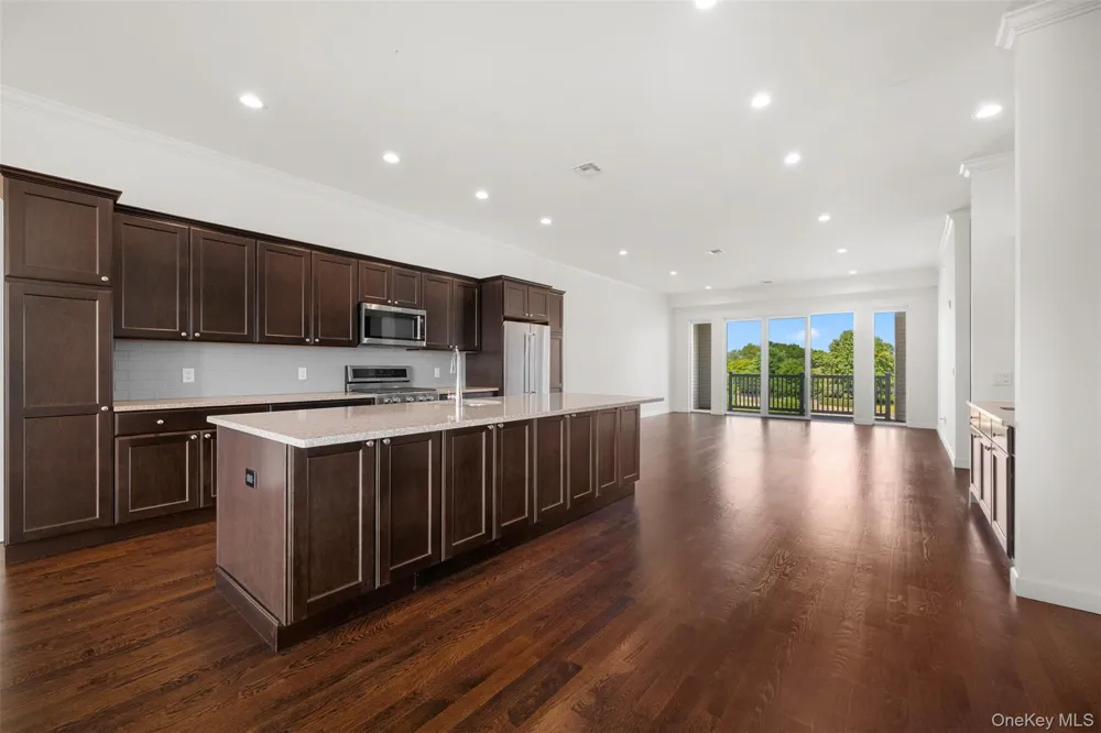 178 Summer Circle East Northport, NY 11731