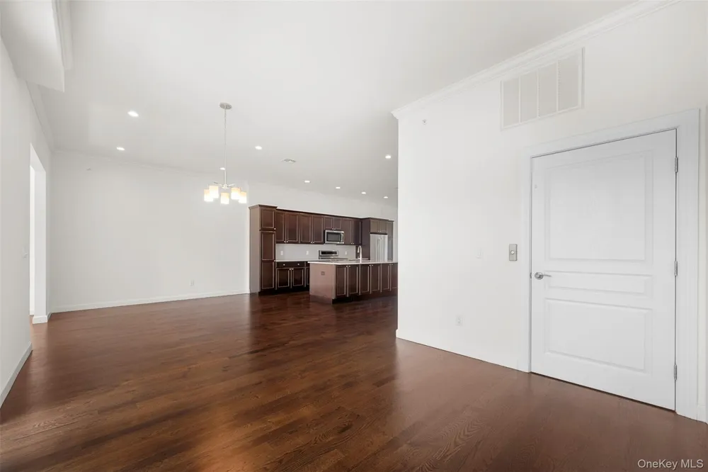 178 Summer Circle East Northport, NY 11731