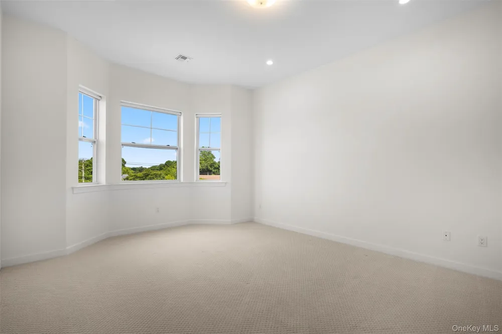 178 Summer Circle East Northport, NY 11731