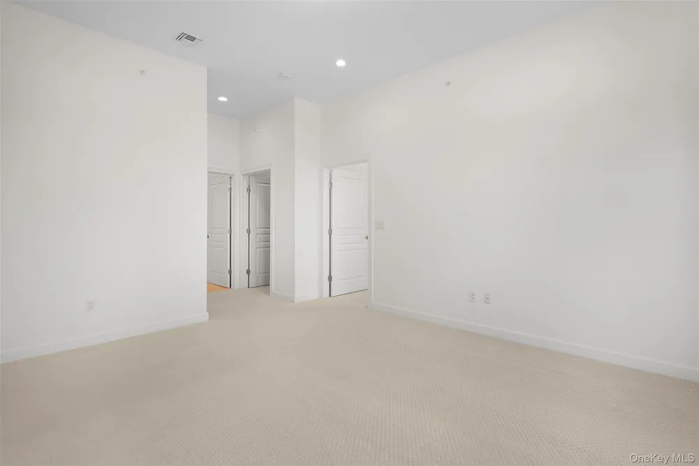 178 Summer Circle East Northport, NY 11731