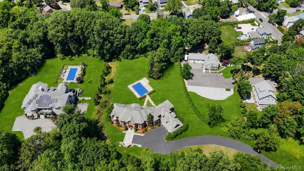 250 Oyster Bay Road Locust Valley, NY 11560