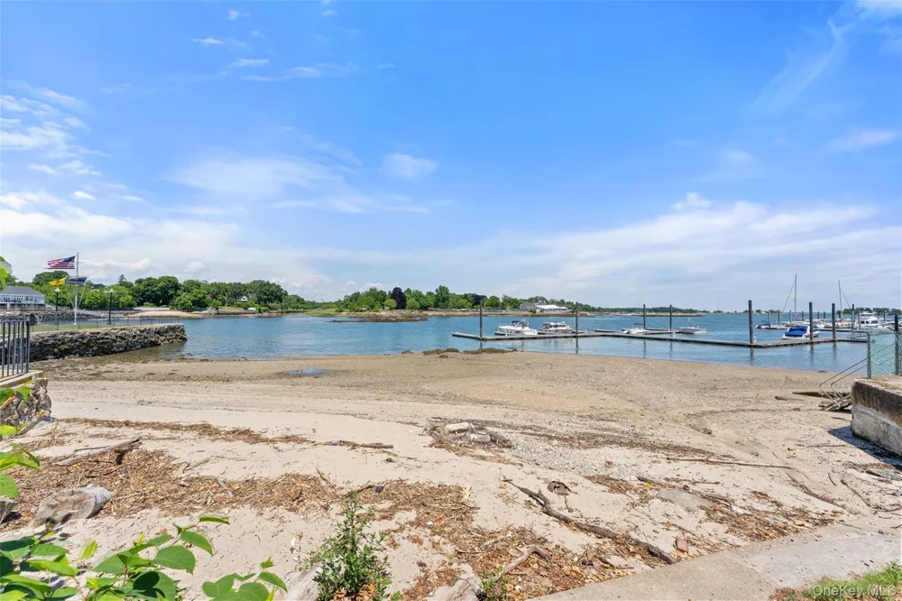 819 The Crescent Mamaroneck, NY 10543
