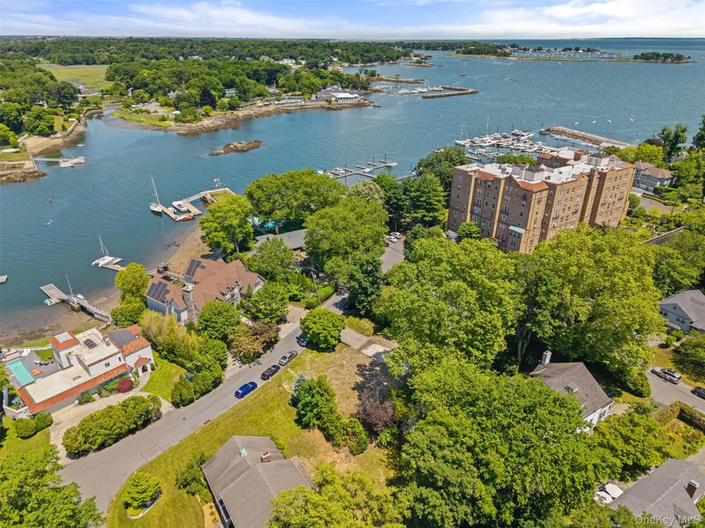 819 The Crescent Mamaroneck, NY 10543