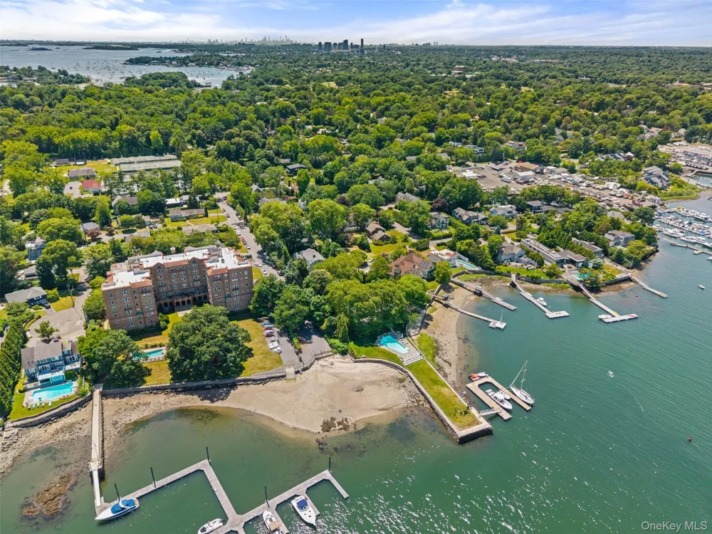 819 The Crescent Mamaroneck, NY 10543