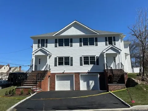 61 Adelphi Avenue #63