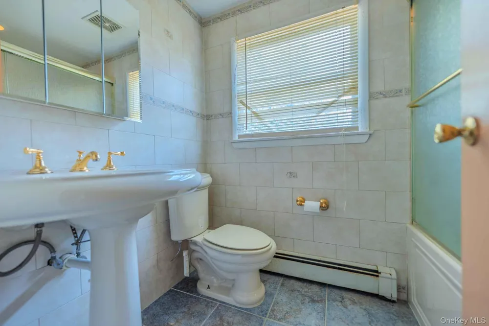 21 Madeley Lane Stony Brook, NY 11790