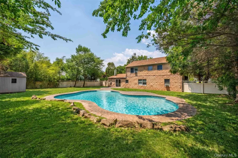 21 Madeley Lane Stony Brook, NY 11790