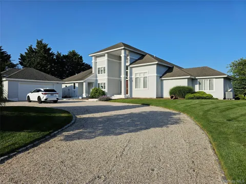 18 Pine Tree Lane