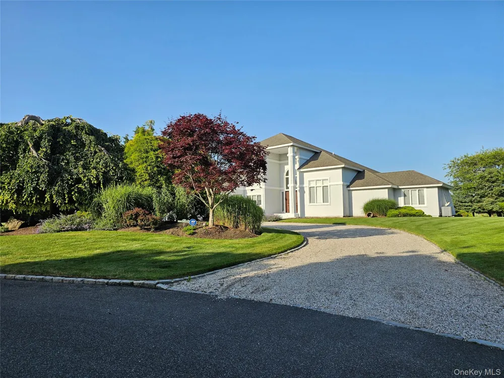 18 Pine Tree Lane Westhampton, NY 11977