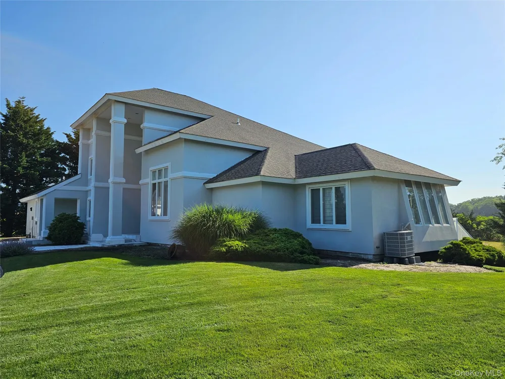 18 Pine Tree Lane Westhampton, NY 11977