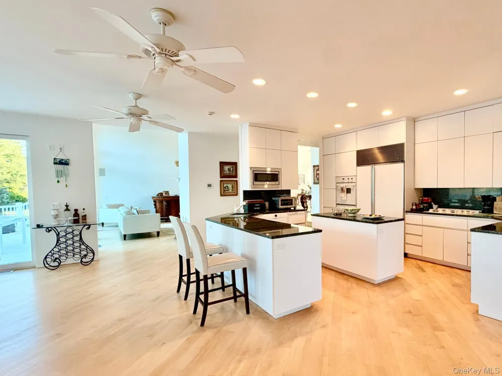 18 Pine Tree Lane Westhampton, NY 11977