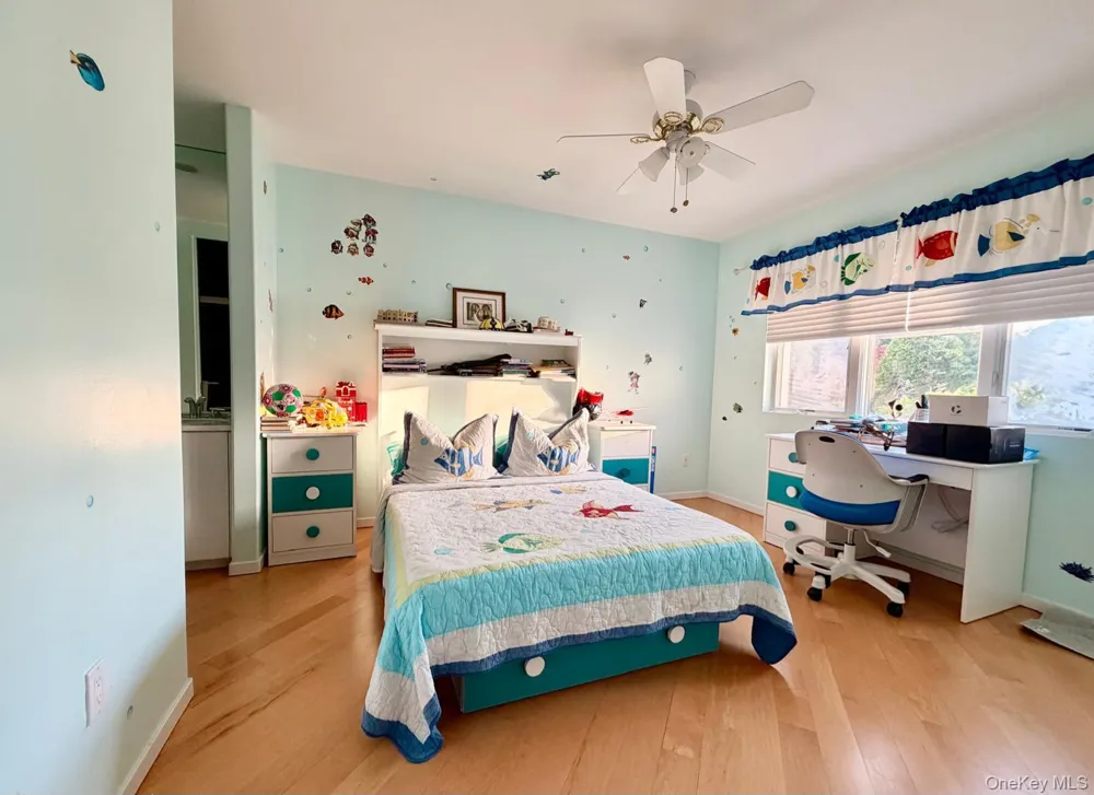 18 Pine Tree Lane Westhampton, NY 11977