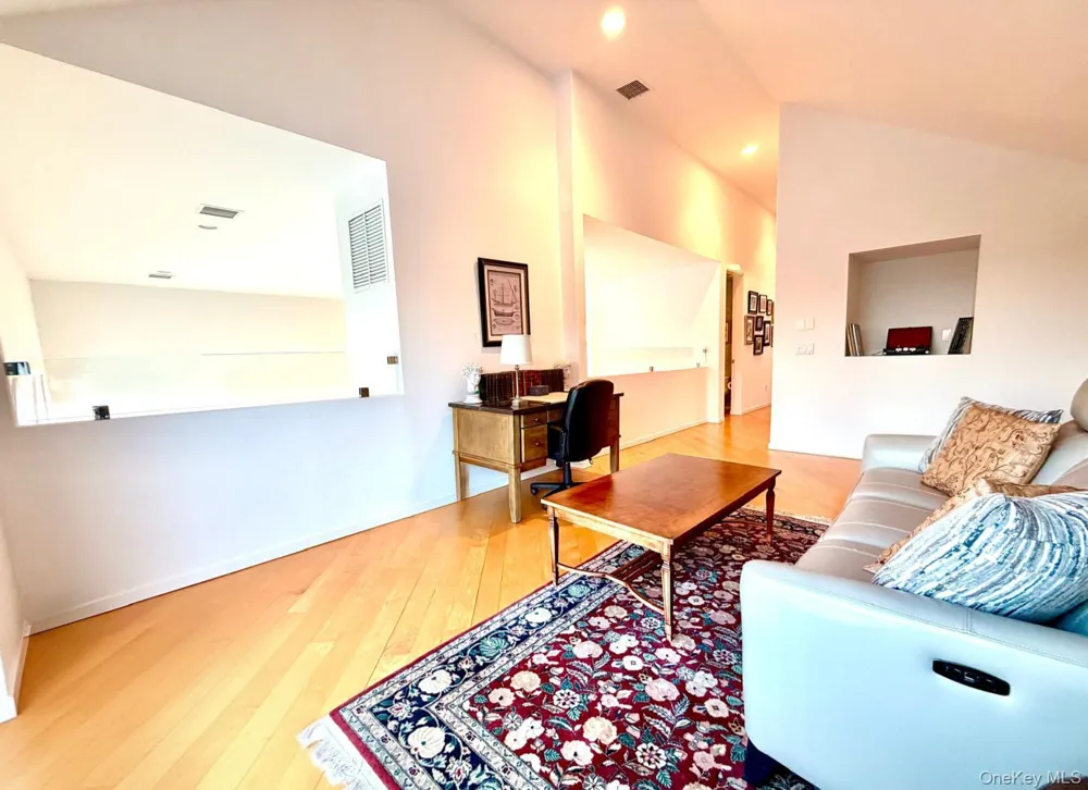18 Pine Tree Lane Westhampton, NY 11977