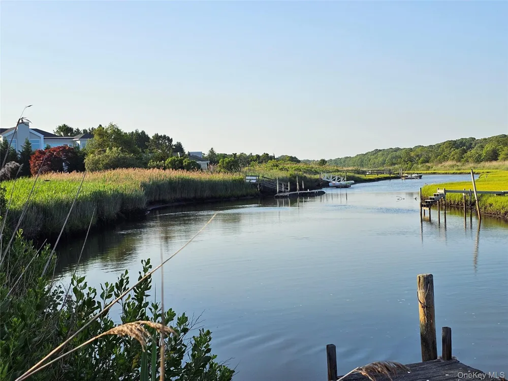 18 Pine Tree Lane Westhampton, NY 11977