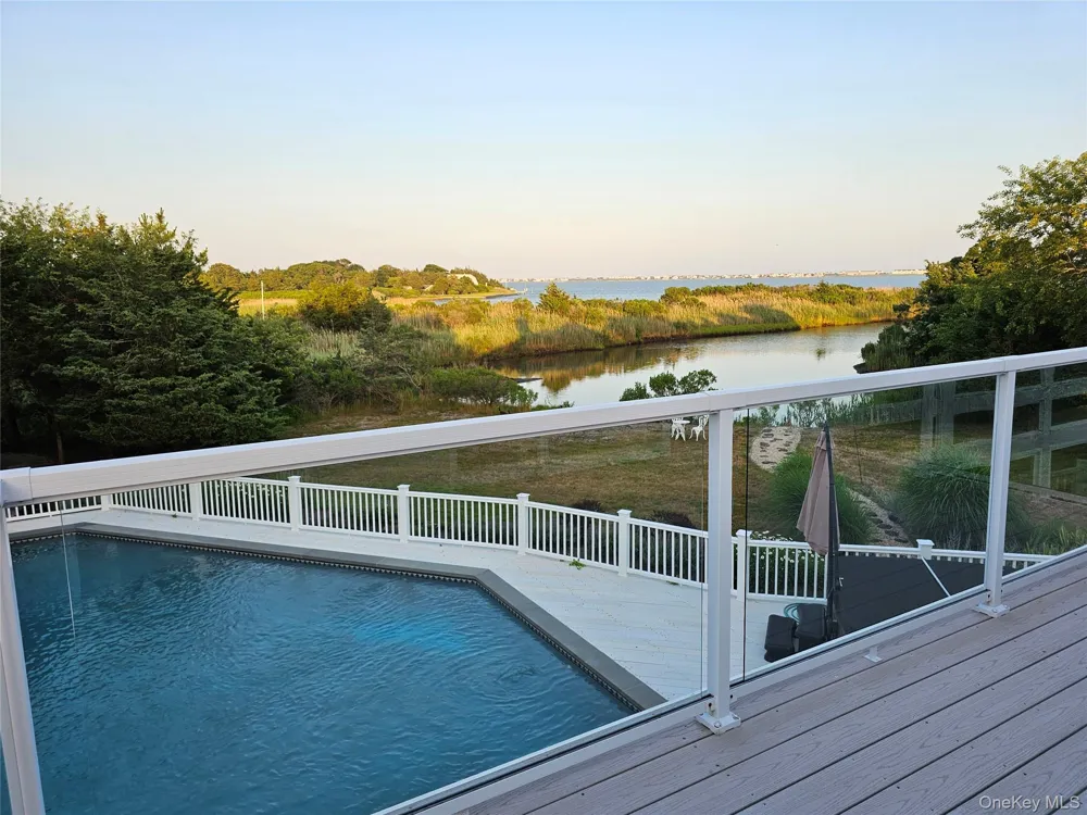 18 Pine Tree Lane Westhampton, NY 11977